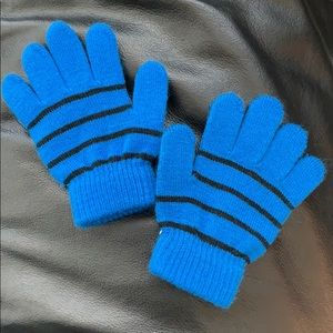 Boys blue gloves
